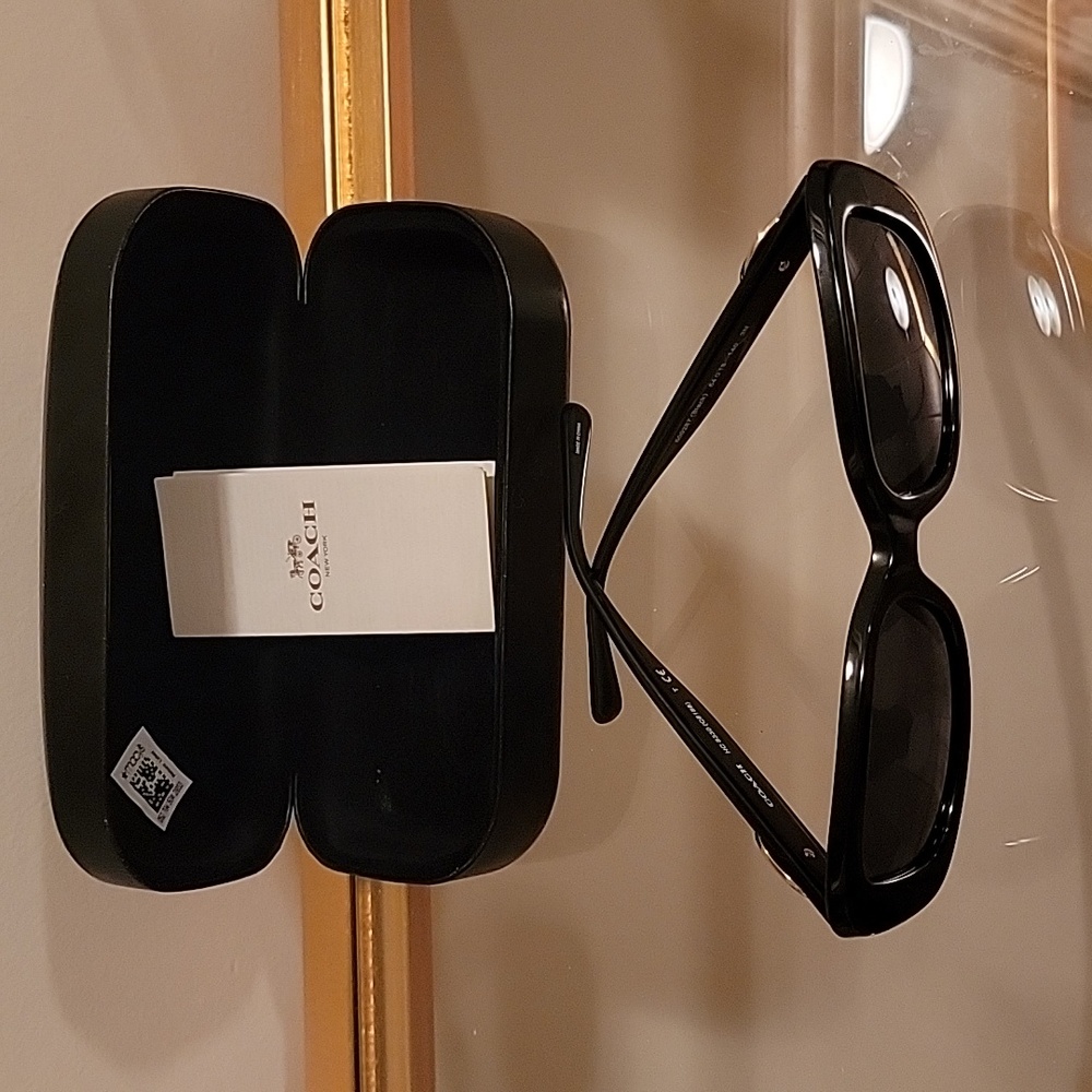 Coach Luxury Eyewear - Picture 2 of 5